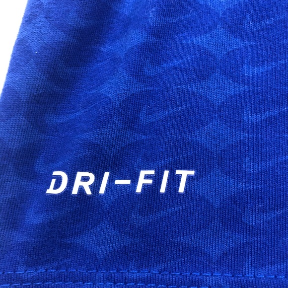 NWOT Men’s Nike Shirt - Picture 2 of 7